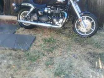 super low miles, 2002 triumph speedmaster, 6k miles. trade