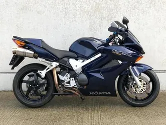 ② honda vfr 800