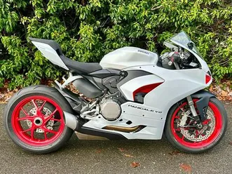 2022 ducati panigale v2