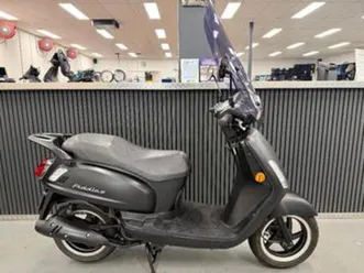 sym fiddle 2 brom mat zwart e4 45km bj 2021 smoke windscherm — scooters | sym — marktplaats