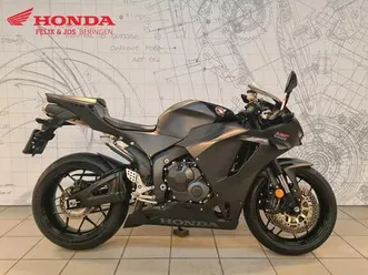 ② honda cbr 600 rr (année de construction 2024)