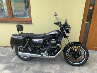 moto guzzi v9 roamer