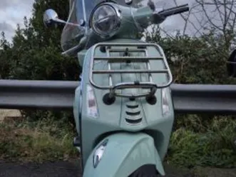 vespa primavera 50 2024 50 cm3 | scooter | 12 000 km | vert | 64200 biarritz