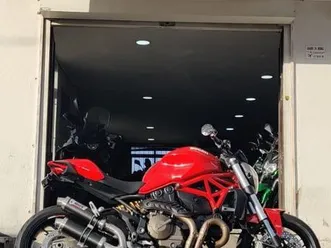ducati monster 821 seixal, arrentela e aldeia de paio pires