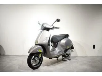 vespa gts 300 hpe fl' supertech | 05-2024 | 1260km — scooters | vespa — marktplaats