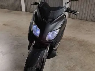 yamaha x-max 125 nero