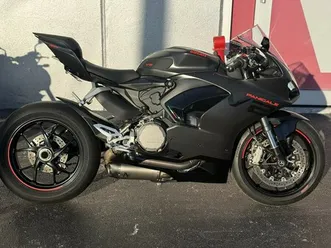2024 ducati panigale v2 black on black