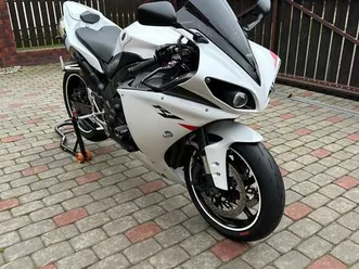 yamaha r1