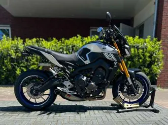 yamaha mt-09 blauw