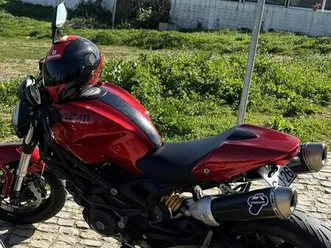ducati monster 696 faro (sé e são pedro)