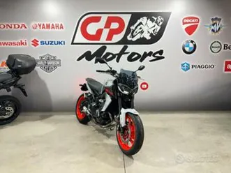 yamaha mt-09 ice fluo 9000 km