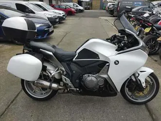 2011 11 honda vfr 1200 f-a white vfr1200f full luggage sports tourer new mot