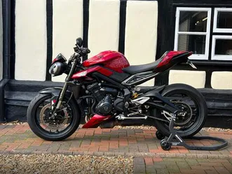 triumph street triple 765 rs naked petrol manual x-ring euro 5 (131 ps) 765 cc