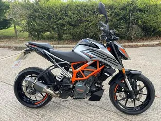 2022 72 ktm 125 duke 22 abs learner legal naked cbt nice - 4k miles new mot