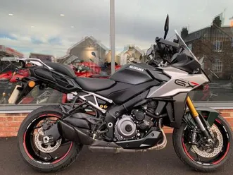 suzuki gsxs 1000 gx - quickshifter - heated grips - warranty 01/03/2027