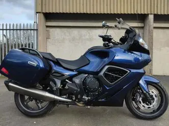 2014 14 triumph trophy se 1215 top spec tourer blue panniers new mot