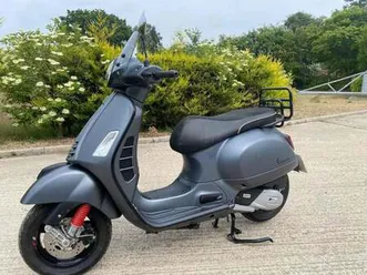 2023 23 piaggio vespa gts 125 supersport gts125 scooter grey 3k miles - vat inc
