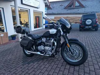 triumph bonneville se