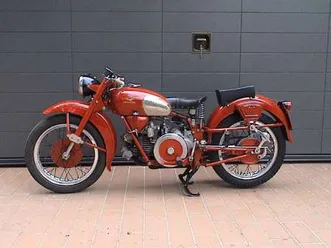 moto guzzi falcone rosso