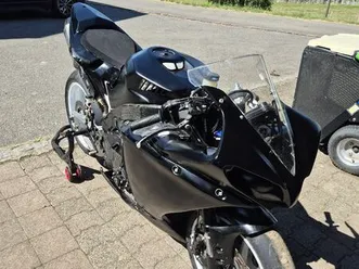 yamaha r1 rennmotorrad