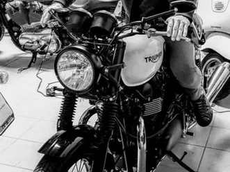 triumph thruxton 900 special edition