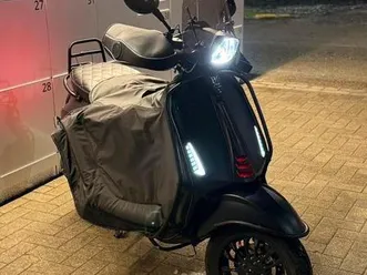 ② vespa sprint 80 cc