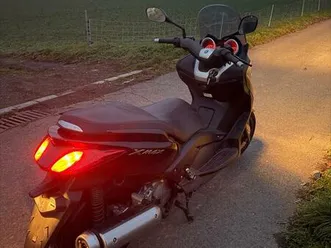 yamaha x-max 125 roller