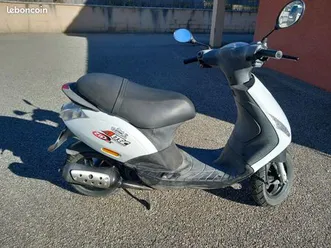 scooter piaggo zip