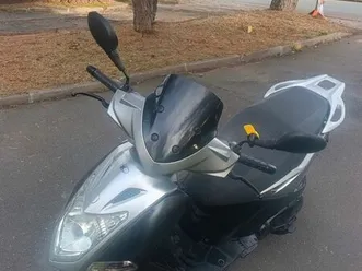 agility 16 + 125 cm3 etat impeccable et revisé