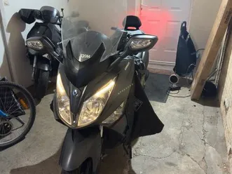 sym gts 125 - roule très bien
