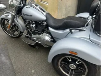 harley-davidson trike flrt