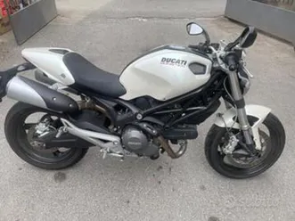 ducati monster 696