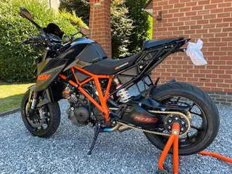 ② ktm 1290 superduke r. année 2016.