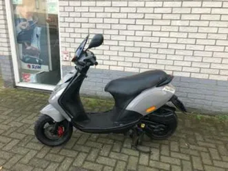 kerstkrakers: piaggio zip sp 45 4-t nardo grey bj2016 7000 — scooters | piaggio — marktplaats