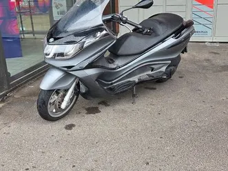 piaggio x10