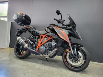 ② ktm superduke 1290 gt (année de construction 2018)