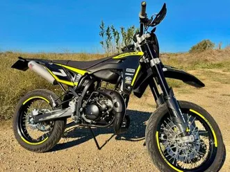 moto 50 cm3 comme neuve - révisée - prête à rouler