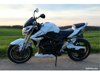 suzuki gsr 750