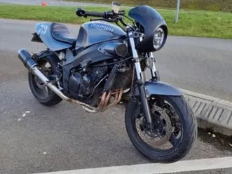 triumph speed four 05 23000 kms