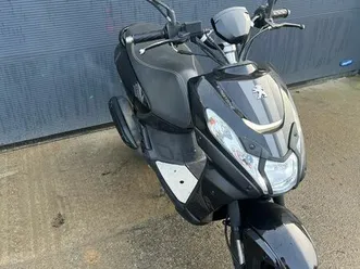 scooter peugeot streetzone