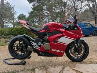 ducati panigale v4 full équipée comme une s