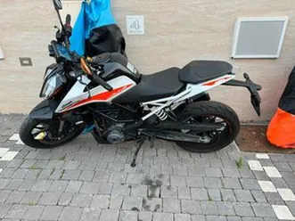 ktm duke 390 del 2023
