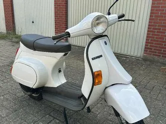 ② oldtimer piaggio vespa 50 cc