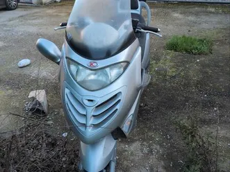 vend scooter grand dink 125 sortie de grange