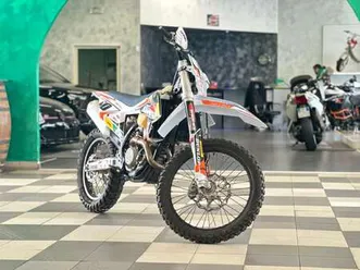 ktm rc 250 exc-f*solo 218 ore*pari al nuovo*stato gomme100% bianco