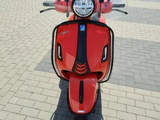 vespa gts super sport 300 oranje