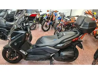 vendo yamaha x-max 400 momodesign (2014 - 16) usata a prato (codice 9896616) - moto.it