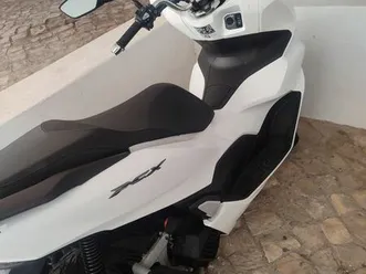 mota pcx 125 poucos km albufeira e olhos de água