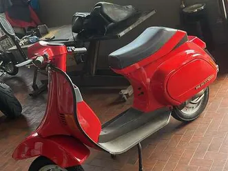 piaggio vespa pk rosso