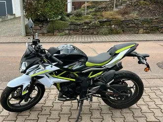 kawasaki z125 weiß/grün/schwarz